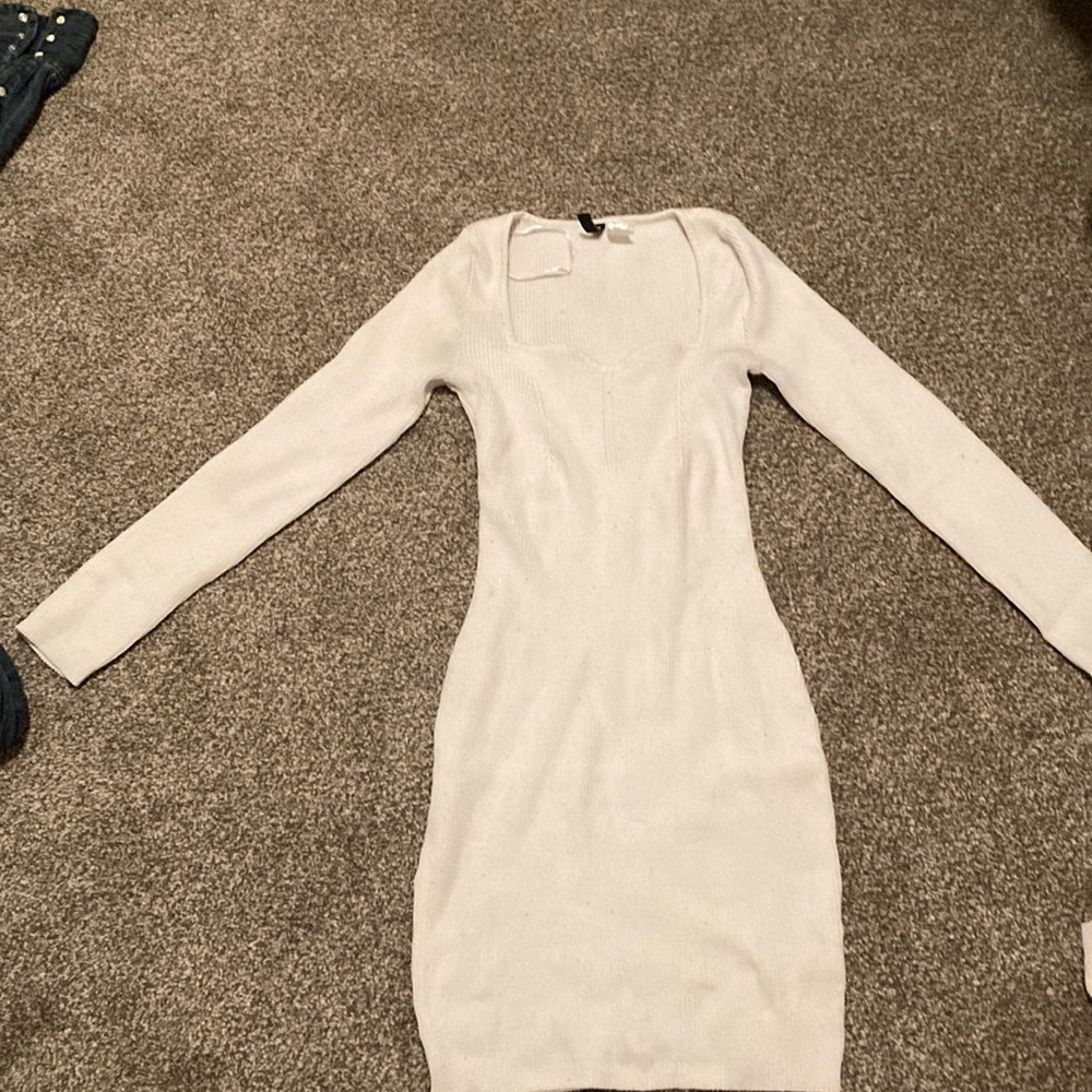 Elegant White Long Sleeve Dress
